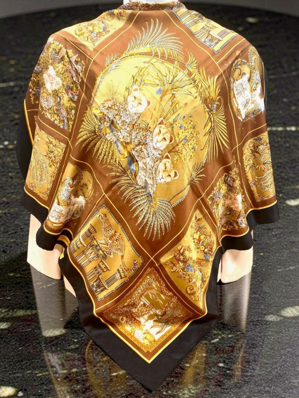 Leopard-Tiger Family Salvatore Ferragamo Scarf SilkSatin 34" Gold Brown (27 - Picture 5 of 15